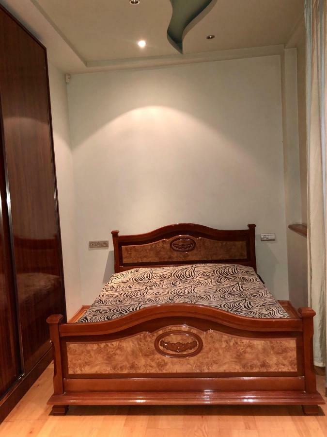 Luxury Tumanyan Apartment Yerevan Exterior photo